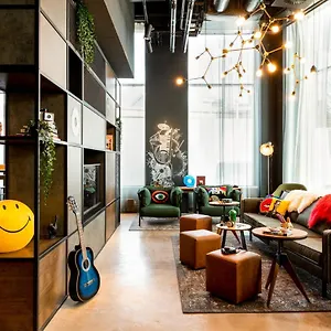 Moxy Sec Hotel 3*