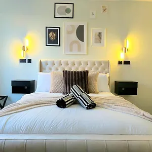 3-bed In Holiday home Glasgow