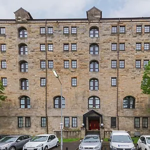 Stunning 2 Bed Merchant With Residents Parking