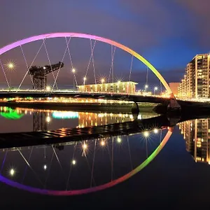 Fabulous Location, One Bedroom West End Flat, Just Off Byres Rd, Close To Sec & Hydro Apartment *
