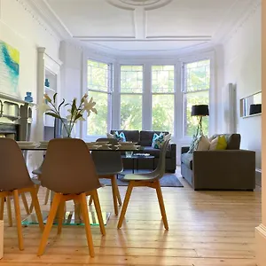 Holiday home Hyndland View