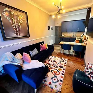 Stunning 1 Bed In West End *