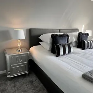 Modern & Spacious 2 Bed Merchant Apart-high St * Glasgow