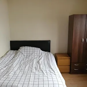 A Double Bedroom Near Centre Not In Great Condition Suitable For Short Guest house Glasgow