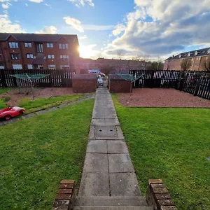 Apartment Stunning 2-bedrooms 1 Living Spacious Family Friendly *