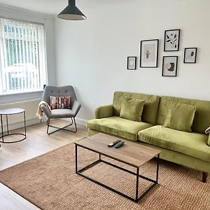 Holiday home Ideal 3 Bed In With Free Parking *