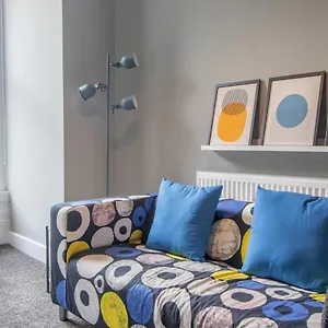 Pass The Keys West End Cosy Pop Of Colour *