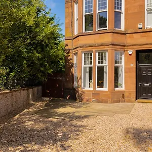 Woodford Street Apartment