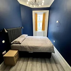 Apartment Queens Park Area, Beautiful Vibrant Ground Floor Lovely *