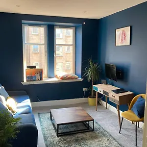 2 Bedroom Oasis In Centre Apartment *