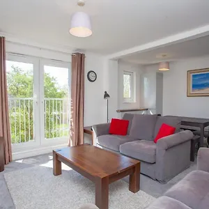 Apartment 3 Bedroom Duplex With Free Parking Glasgow