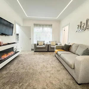 Spectacular Modern Luxury King Bed Apartment *