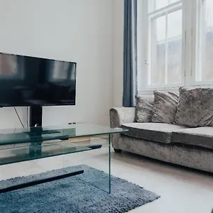 2 Bed Renfield St Center Glasgow