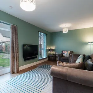 3br-sleeps6-parking-garden-citycentre Vakantiehuis Glasgow