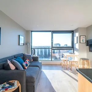 Stylish Finnieston Centre Free Parking Apartment