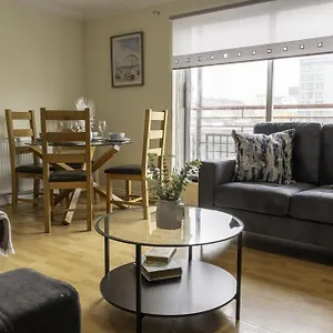 Riverview House Apartment *