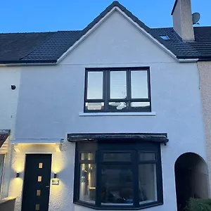 Stunning 3 Bedroom 2 Bathroom West End House With Free Parking And Wi-fi * Glasgow