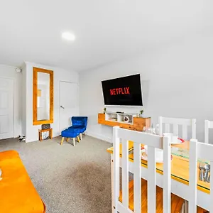 One Bed In The Heart Of Apartment