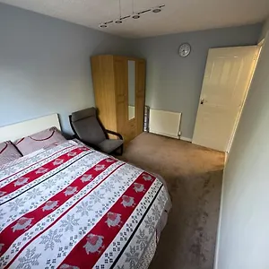 Cosy Two Bedroom Flat * Glasgow