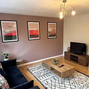 Apartment 2br Flat Walk To Buchanan Hydro With Parking