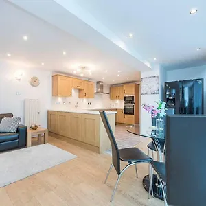 The Pinnacle Apartment *