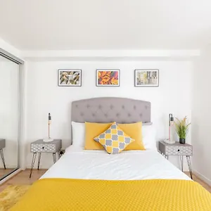 Apartment Cosy In Quiet City-centre With Car Park