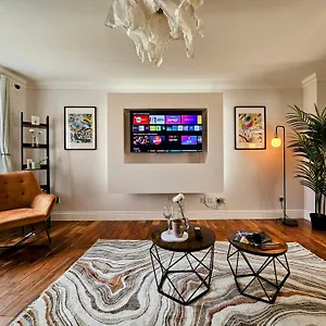 Modern Holiday home Glasgow