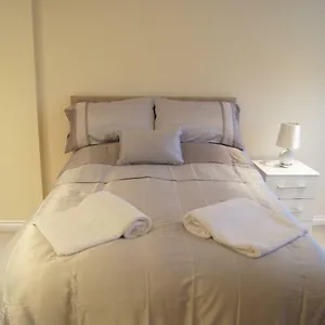 Modern, Cosy In Bearsden With Private Parking * Glasgow