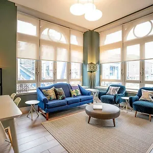 Apartment 203 Pitt Street